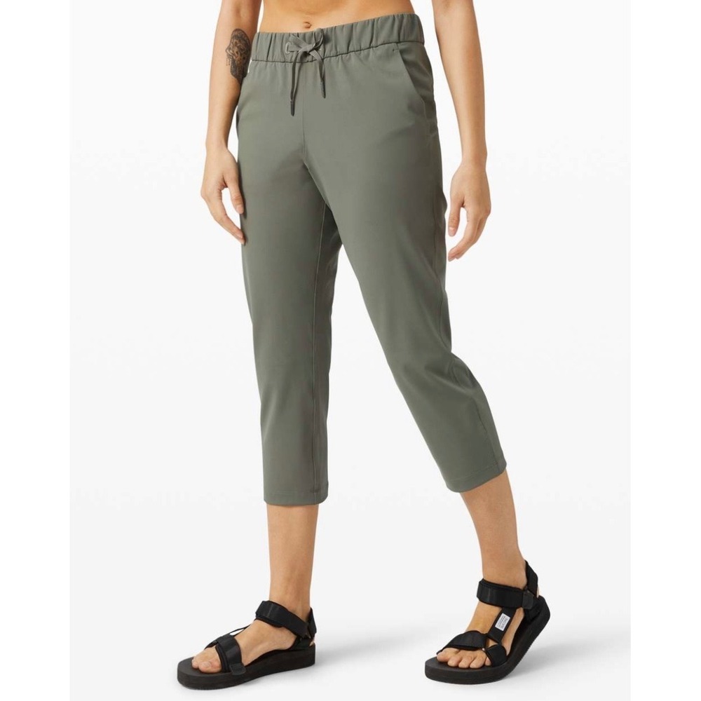 Lululemon On the Fly Crop Pants *23" Grey Sage 4 Luxtreme Travel Gym Casual